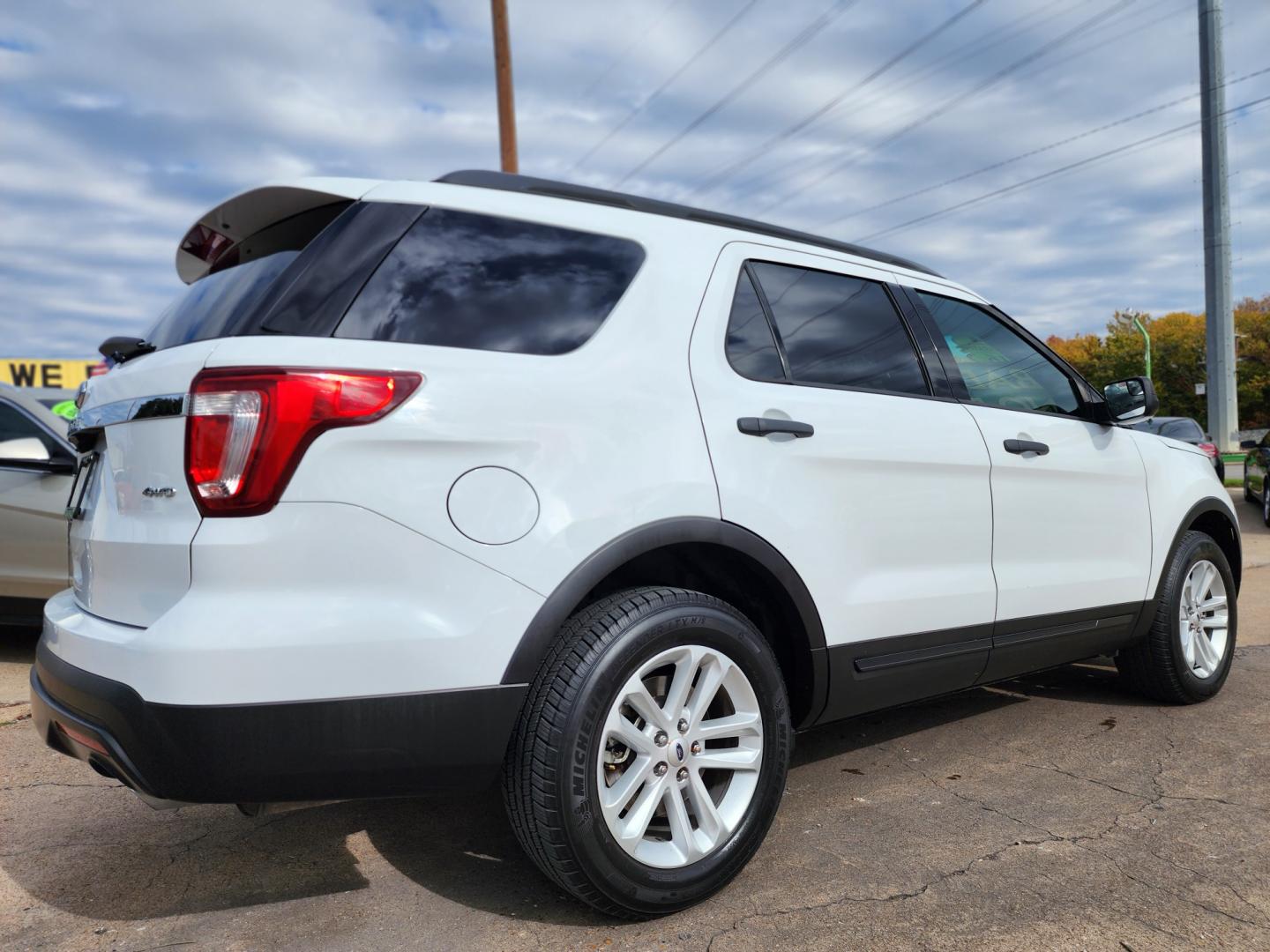 2016 Ford Explorer (1FM5K8B82GG) with an 3.5L V6 DOHC 24V engine, 6-Speed Automatic transmission, located at 2660 S.Garland Avenue, Garland, TX, 75041, (469) 298-3118, 32.885551, -96.655602 - Welcome to DallasAutos4Less, one of the Premier BUY HERE PAY HERE Dealers in the North Dallas Area. We specialize in financing to people with NO CREDIT or BAD CREDIT. We need proof of income, proof of residence, and a ID. Come buy your new car from us today!! This is a Super Clean 2016 FORD EXPLO - Photo#3